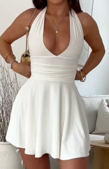 Weißes Minikleid Damen – Sommerkleid mit tiefem V-Ausschnitt & offenem Rücken