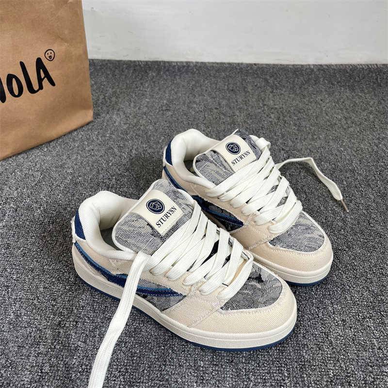 Viral Sturysn Sneaker